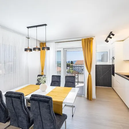 Penthouse Apartments East And West Star Kastela Exterior photo