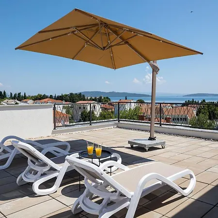 Penthouse Apartments East And West Star Kastela Exterior photo