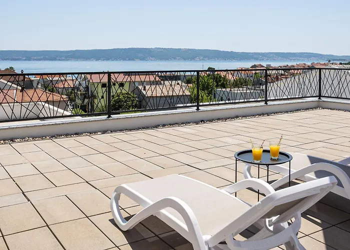 Penthouse Apartments East And West Star