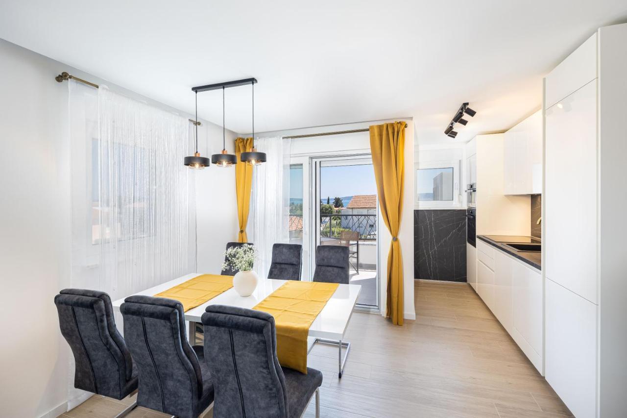 Apartment Penthouse East And West Star