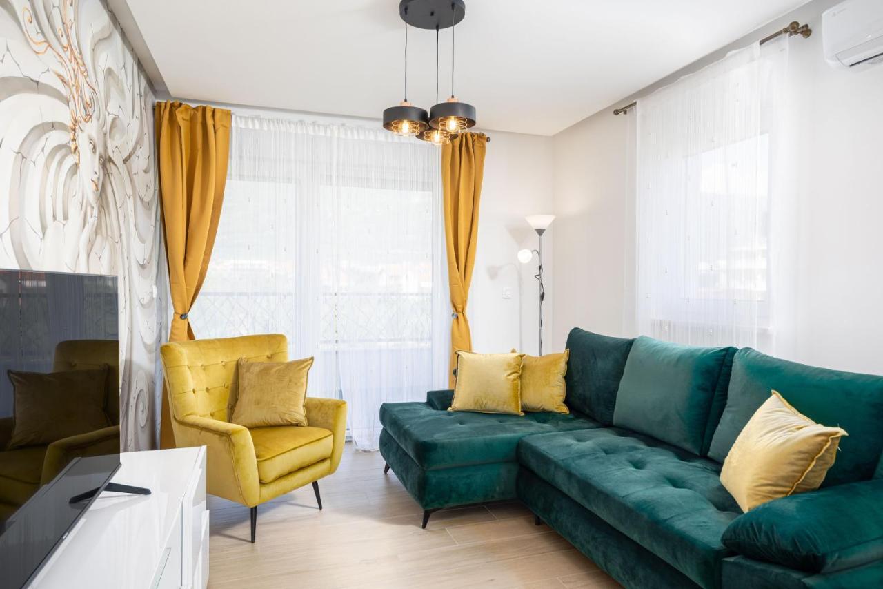 Penthouse East And West Star * Kastela