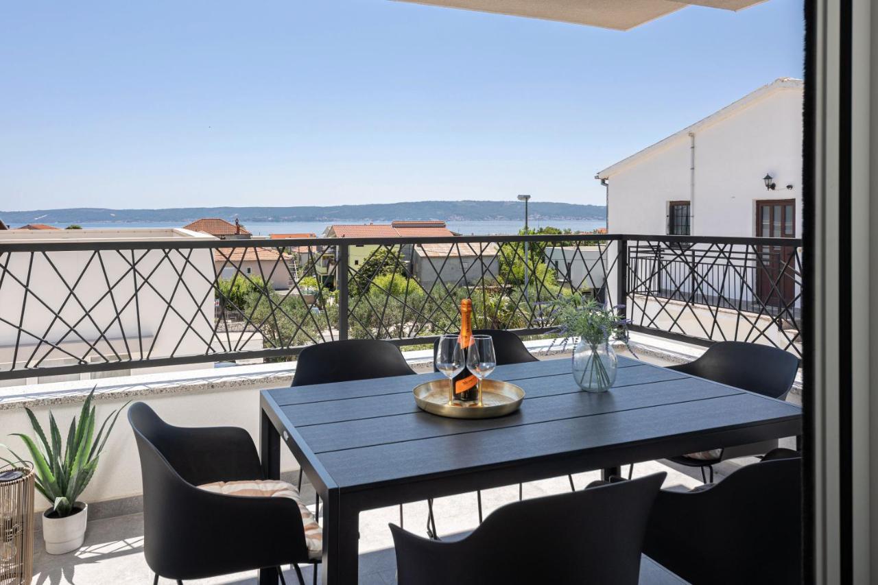 Penthouse East And West Star * Kastela