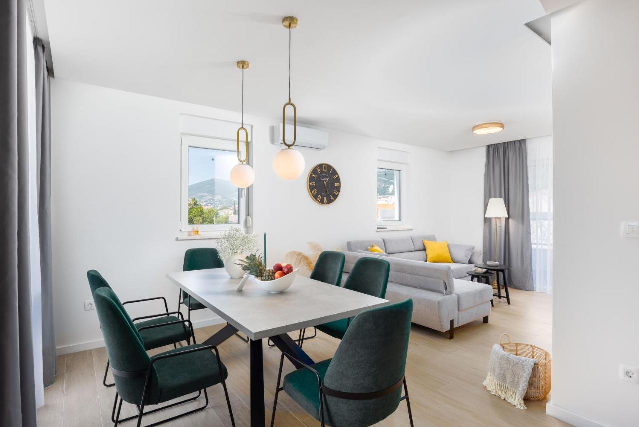 Penthouse East And West Star * Kastela
