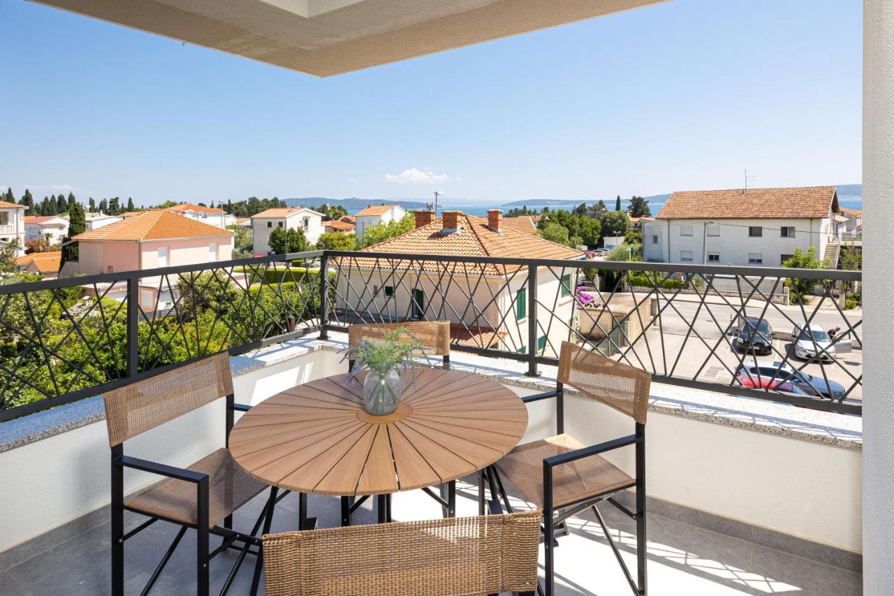 Penthouse East And West Star Apartment