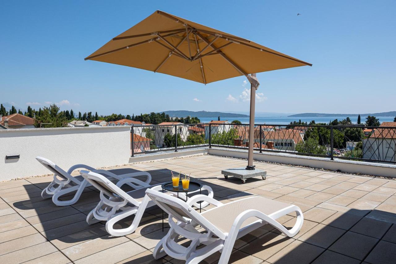 Penthouse East And West Star Apartment